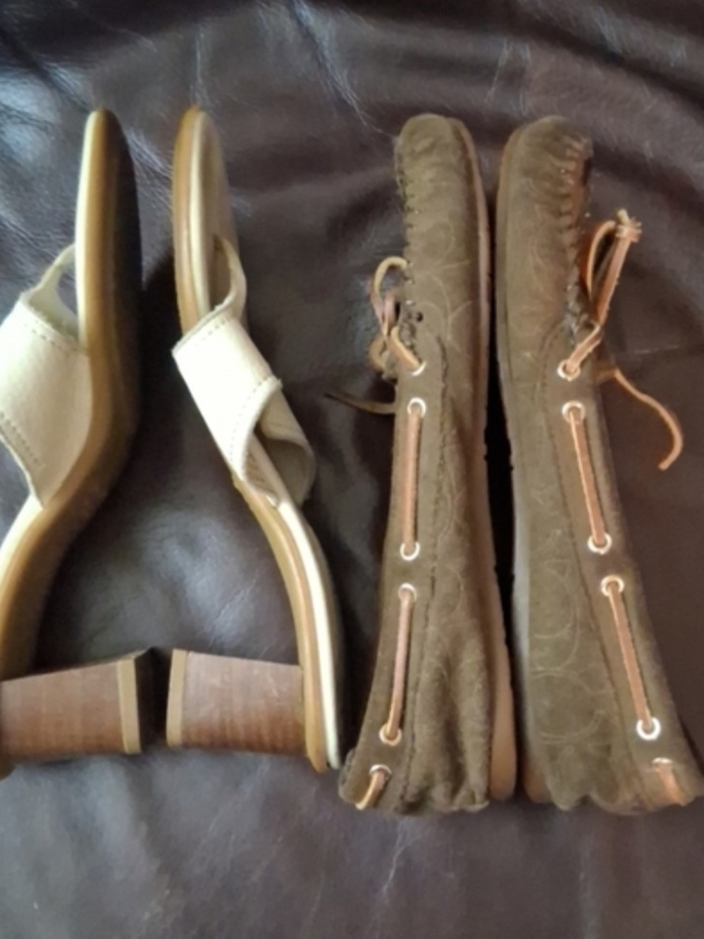 Coach 2 Pairs Of Used Shoes 7.5 - Picture 3 of 4